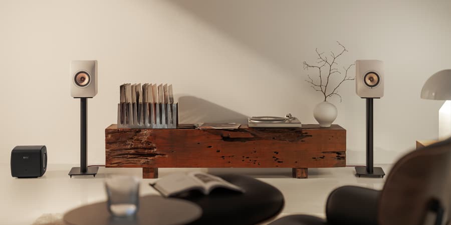 LS50から新色登場：モス・グリーンとサンド・シェル